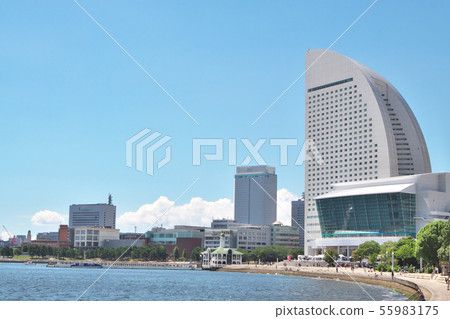 Minato Mirai seen from the coast 55983175