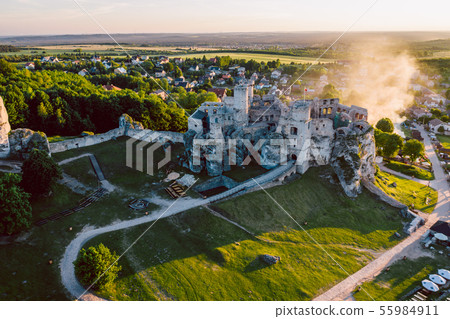 medieval castle ruins located in Ogrodzieniec, Poland 55984911