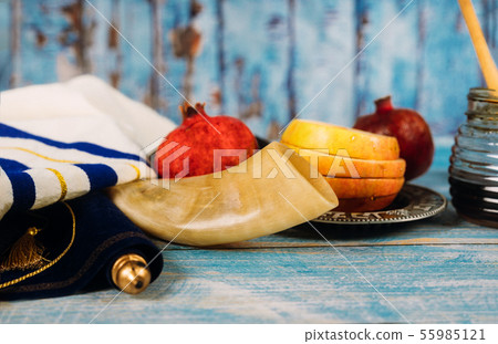 Honey, apple and pomegranate traditional holiday Honey, apple and pomegranate traditional holiday 55985121