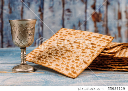 A Jewish Matzah bread with wine. Passover holiday 55985129