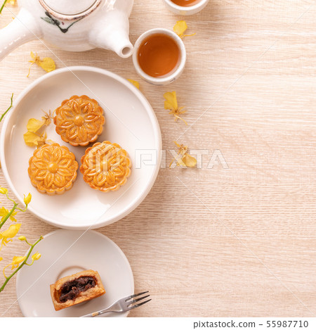 Mid-Autumn Festival Moon cake Geppei 55987710