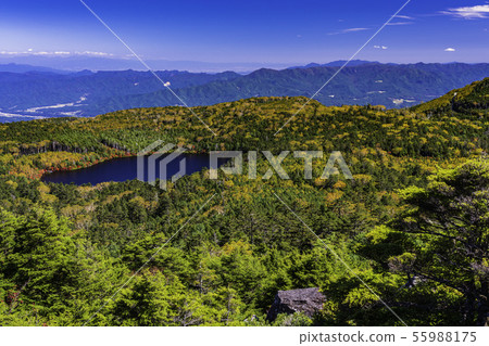 （長野縣）從Kita Yatsugatake的Takayado石頭觀看的Shirokoma-no-ike池塘 55988175