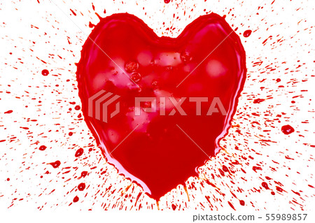 Draw a shape heart by bloody on white background 55989857