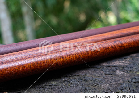 Wood logs round lath of Burma padauk 55990681