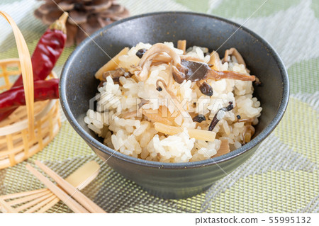 蘑菇飯 55995132