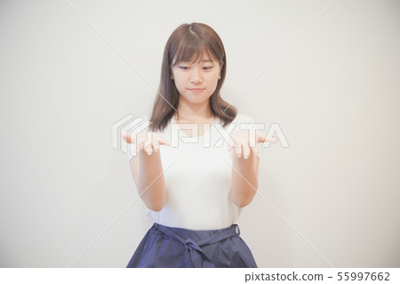 Women who get lost in 2 choices 55997662