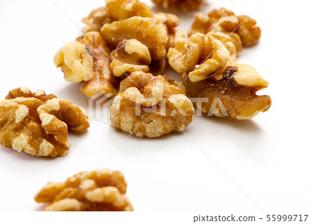 Walnuts. It is said to be a super food that contains many ingredients that are good for health maintenance and promotion, such as omega-3 fatty acids and various nutritional ingredients. 55999717