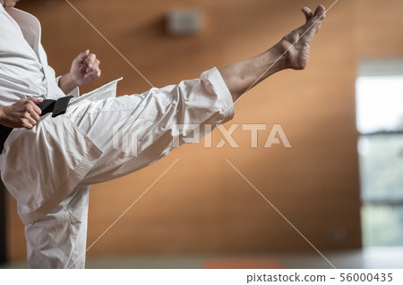 空手道 空的手 男人 56000435