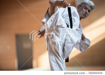 空手道 空的手 男人 56000444