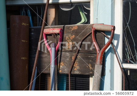 Standing shovel 56003972