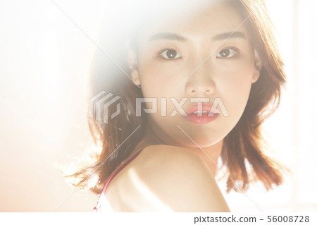 女人的美麗日落 女人的美麗日落 56008728