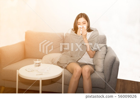 Stress suffer from allergies and close the nose. Stress suffer from allergies and close the nose. 56009026