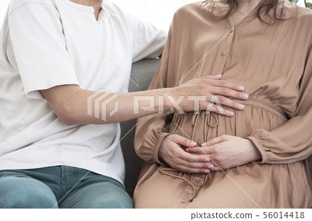 新婚家庭懷孕 新婚家庭懷孕 56014418