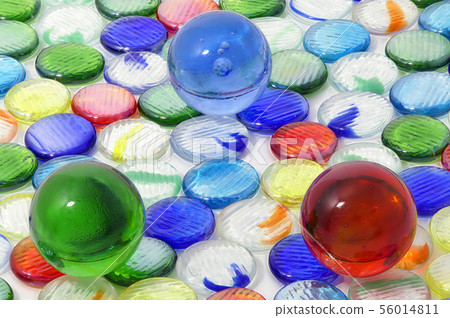 [Marbles] (Depth synthesis) 56014811