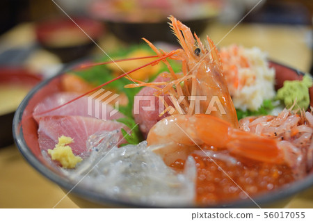Luxury seafood bowl 56017055
