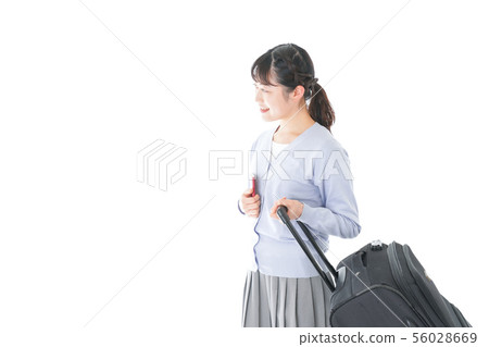 一位年輕的女士出國 56028669