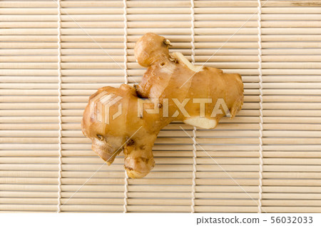 Ginger in a roll Ginger in a roll 56032033