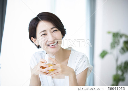 Female Beauty Tea Drink 56041053
