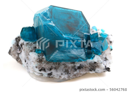 Ammonium sulfate (NH4)2SO4 isolated Ammonium sulfate (NH4)2SO4 isolated 56042768