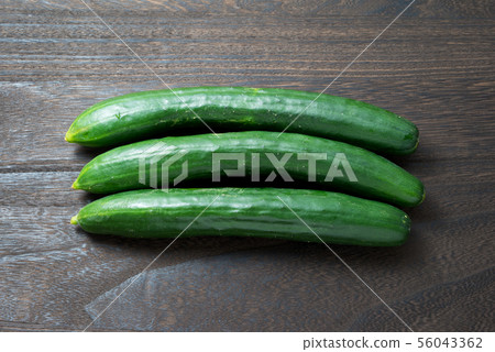 Three peppers 56043362