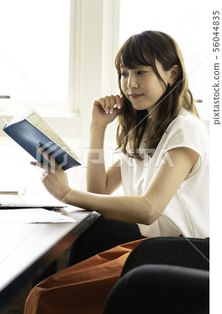 Business woman Business woman 56044835