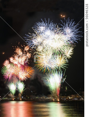 煙花匯演 56046328