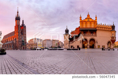 Krakow. Panorama of the church of St. Mary and the market square. 56047345