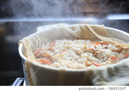 剛煮熟的米飯! 剛煮熟的米飯! 56053147