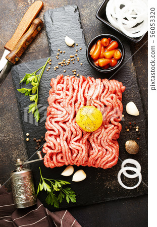 Raw minced meat Raw minced meat 56053320