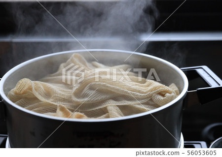 Steamed cooking 56053605