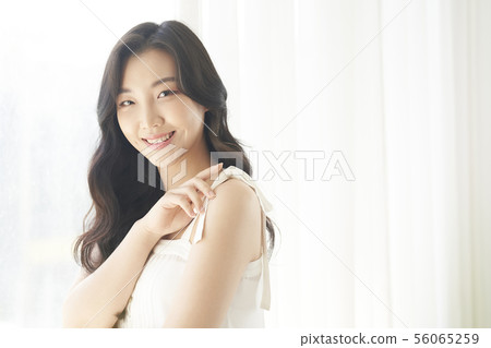 Women beauty 56065259