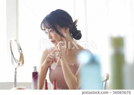Women beauty Women beauty 56065678