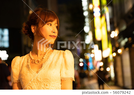 夜班女人形象 56079242