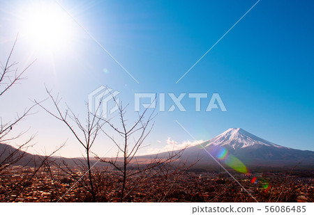 Snow covered Mount Fuji and blue sky autumn view 56086485