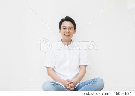 Male's portrait 56094654