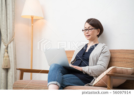 Senior women Senior women 56097914