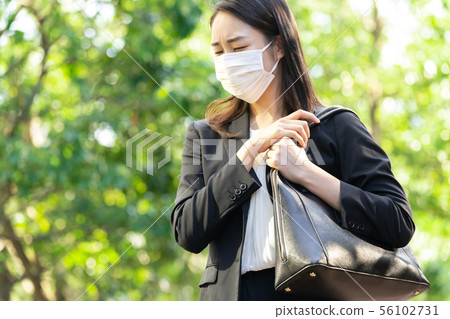 Business woman in a mask 56102731