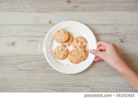 Take cookies 56102985