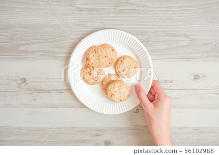Take cookies 56102988