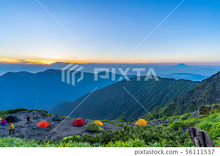 Minami Alps Kitadake Morning [Yamanashi Prefecture] 56111537
