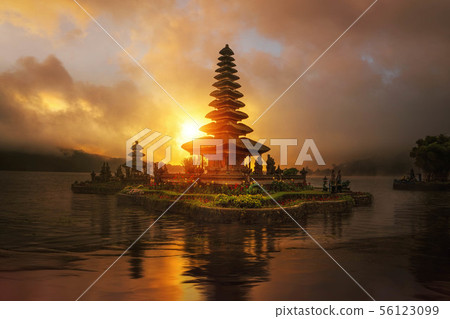 sunrise in Pura Ulun Danu Bratan temple sunrise in Pura Ulun Danu Bratan temple 56123099