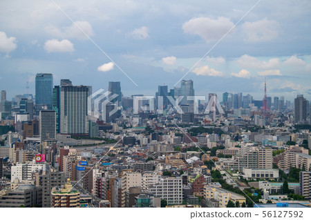 Tokyo cityscape in Japan Rain clouds approaching the city center (approaching large typhoon No. 10 and affecting the Tokyo metropolitan area) Rain clouds related P6S-1 56127592