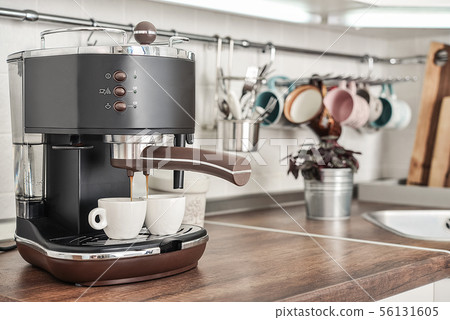 Coffeemaker with two cups 56131605