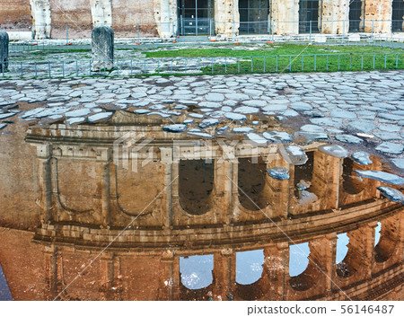 Colosseum reflection in Rome, Italy Colosseum reflection in Rome, Italy 56146487