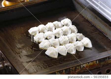 烤gyoza餃子店廚房圖像材料 烤gyoza餃子店廚房圖像材料 56193833