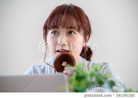 女性生活方式PC小吃 女性生活方式PC小吃 56198380