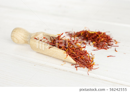 Dry shaffron thread on grey wood 56242555