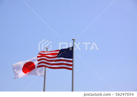 日本和美國的國旗 56247054