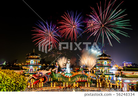Fireworks in Hualitan, Kaohsiung, Taiwan Kaohsiung Zuoying Lotus Pool Fireworks 56248334