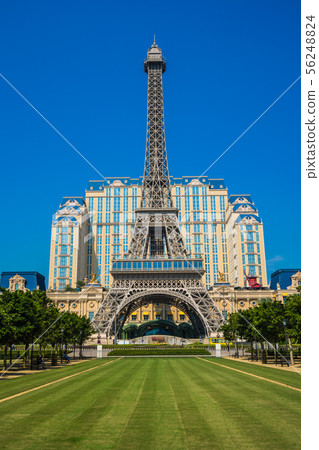 Beautiful eiffel tower landmark of parisian hotel and resort in macau city Beautiful eiffel tower landmark of parisian hotel and resort in macau city 56248824